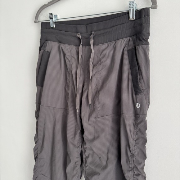 Lululemon  Womens Gray Dance Studio Pants Lined Sz 8 Stretch Active - Picture 5 of 10
